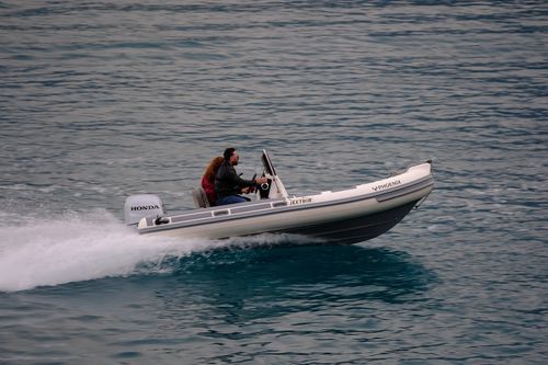 Надувная лодка c подвесным мотором - JEETRIB JR-F-495-SC - Polat Marine Boat Production Company - полужесткая / открытая / с боковой консолью