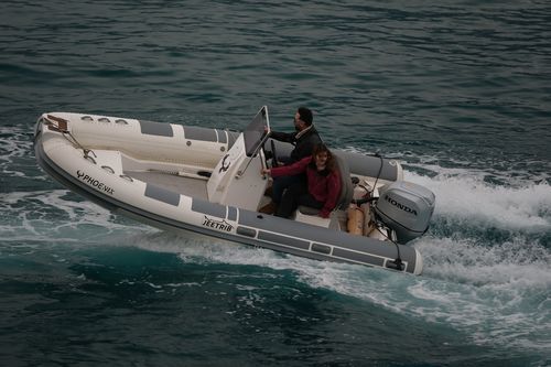 Надувная лодка c подвесным мотором - JEETRIB JR-F-465-SC - Polat Marine Boat Production Company - полужесткая / открытая / с боковой консолью