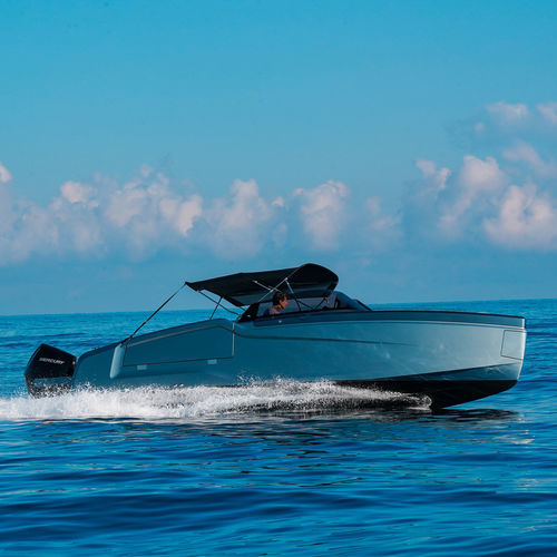 Небольшой катер c подвесным мотором - WAMA 27 - LUXOLOR BOATS - открытый / с двойной консолью / 1 каюта