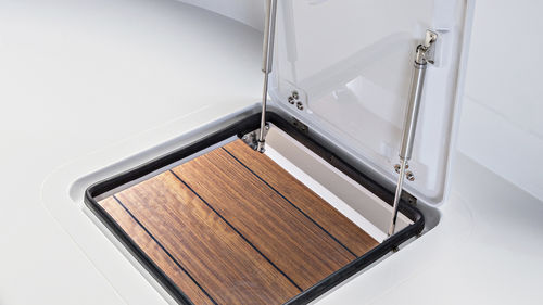 Палубный люк для катера - Stükerjürgen Composites + Wood GmbH & Co. KG - прямоугольный / квадратный / открывающийся