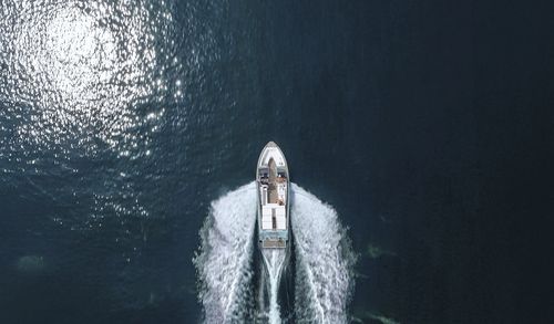 Небольшой катер с внутренним мотором - Akoya - B.Co BVBA - двухмоторный / открытый / с двойной консолью