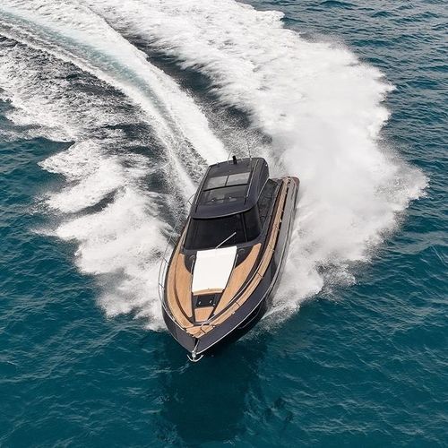 Быстроходный катер с внутренним мотором - Power 44 - Focus Motor Yachts - двухмоторный / хардтоп / круизный