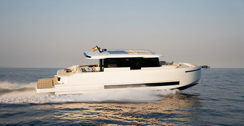 Круизная моторная яхта - D60 - De Antonio Yachts - быстрая / оффшорная / хардтоп