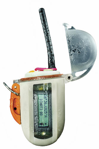 Радиоприемник для катера - (White) Marine Rescue Radio with GPS - Nautilus LifeLine - переносной / VHF / герметичный