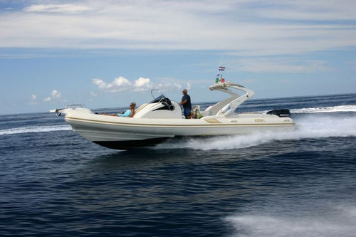 Надувная лодка c подвесным мотором - Piranha 10m - Piranha Ribs Ltd - двухмоторная / полужесткая / с центральной консолью