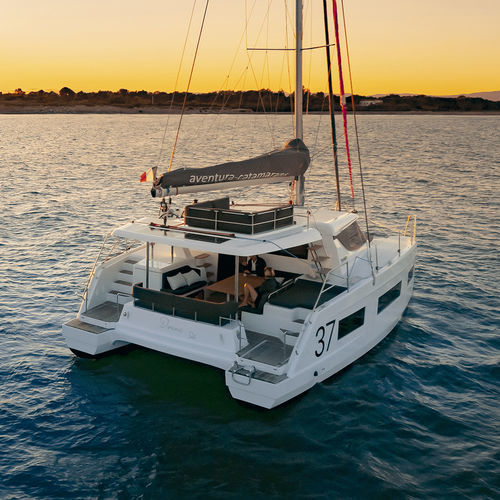 Катамаран - 37 - AVENTURA YACHTS - круизный / 3 каюты / 4 каюты