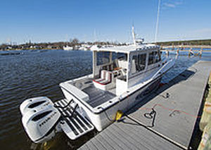 Рыболовно-прогулочный катер c подвесным мотором - 30 - Eastern Boats  - двухмоторный / с рулевой рубкой / солнечная ванна