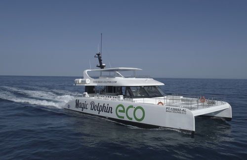 Профессиональный катер пассажирское судно - MAGIC DOLPHIN ECO - Drassanes Dalmau, S.A - катамаран / с внутренним мотором / гибридный дизель-электрический