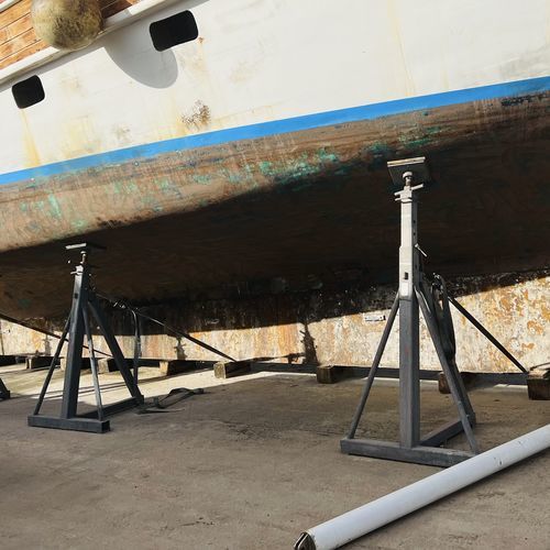 Стапели для моторного катера - CIF Ton.20 o Ton.30 o Ton.50 h. 20/32 - Naval Tecno Sud - для парусника / неподвижная наклонная опора