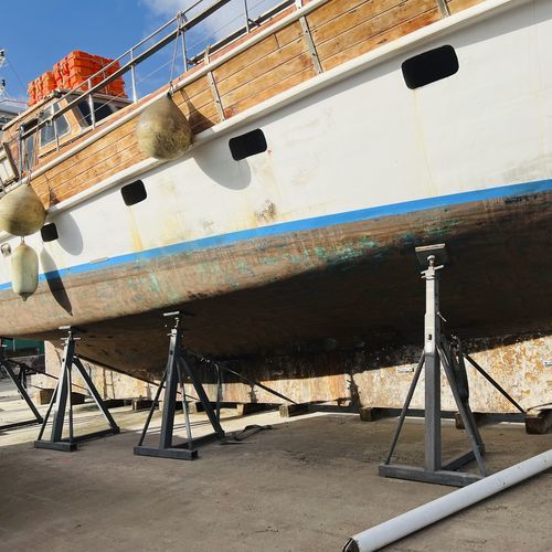 Стапели для моторного катера - CIF Ton.20 o Ton.30 o Ton.50 h 10/15 - Naval Tecno Sud - для парусника / неподвижная наклонная опора