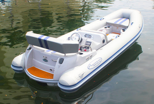 Реактивная надувная лодка - Sprinter F13 - Aquascan Inc - полужесткая / с центральной консолью / макс. 5 человек