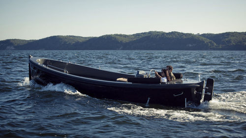 Ботик с внутренним мотором - Admiral 780 - Admiral Boats S.A. - традиционный