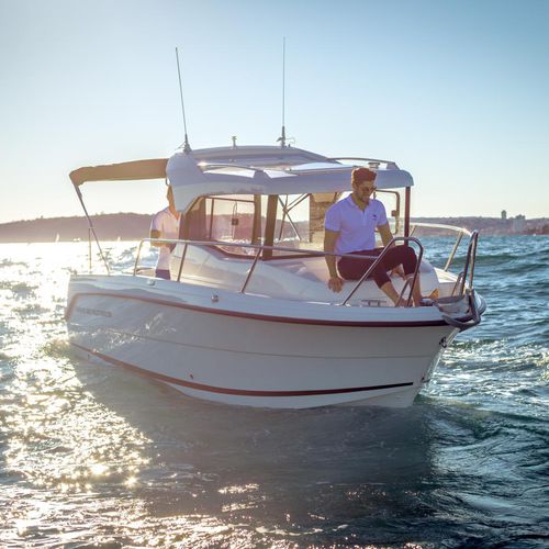 Рыболовно-прогулочный катер c подвесным мотором - 660 Pilothouse - Parker Poland - с рулевой рубкой / макс. 7 человек / макс. 5 человек