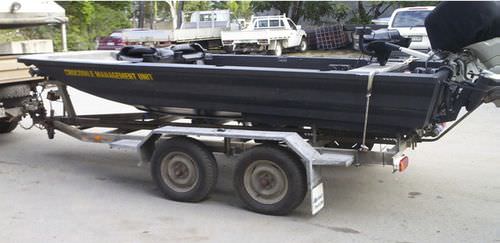 Рыбацкая лодка c подвесным мотором - CROCODILE CATCHER - English Engineering - для спортивной рыбалки