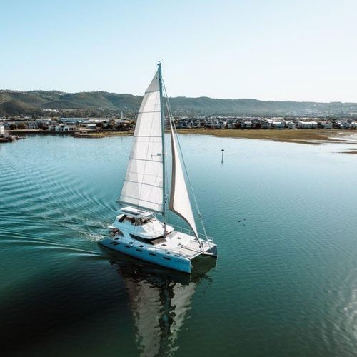 Парусная яхта катамаран - 550 - Knysna Yacht Company Catamarans - круизная / с флайбриджем / с открытым кокпитом