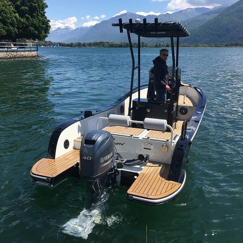 Рыболовно-прогулочный катер c подвесным мотором - 19 FISHWORKS - NAUTICA CANCELLI CESARE - открытый / с центральной консолью / для спортивной рыбалки