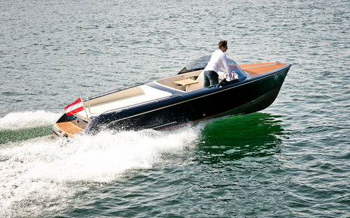 Небольшой катер с внутренним мотором - Magic 640 - Boote Marian GmbH - с двойной консолью / открытый / с откидным верхом