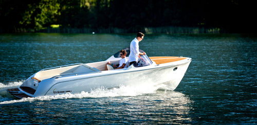 Небольшой катер с внутренним мотором - Eclipse 580 - Boote Marian GmbH - с двойной консолью / открытый / традиционный