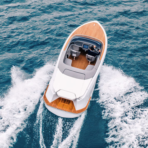 Небольшой катер с внутренним мотором - M 800 - Boote Marian GmbH - с двойной консолью / открытый / традиционный