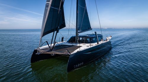 Парусная яхта катамаран - 52  - HH CATAMARANS - круизная / 3 каюты / бушприт