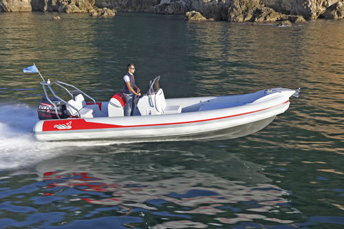 Надувная лодка c подвесным мотором - MV 770  - MVMARINE SRL  - полужесткая / с центральной консолью / открытая