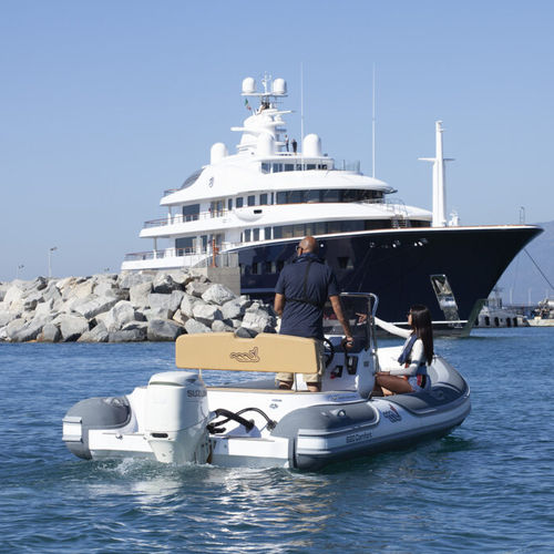 Надувная лодка c подвесным мотором - MV 620 - MVMARINE SRL  - полужесткая / открытая / с боковой консолью