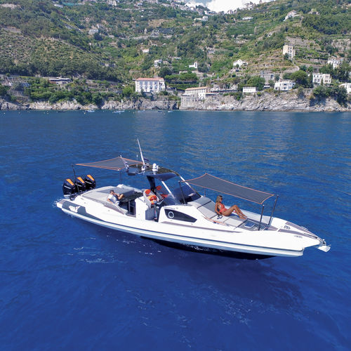 Надувная лодка c подвесным мотором - MITO 40 - MVMARINE SRL  - трехмоторная / полужесткая / с центральной консолью