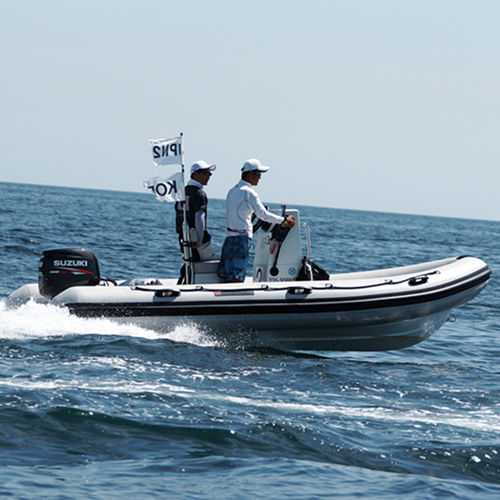 Надувная лодка c подвесным мотором - 480 - Fareast Boats - RIB / с центральной консолью / макс. 7 человек