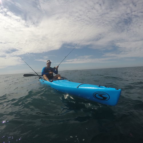 Каяк с верхней посадкой - FUSION 480 - Stealth Kayaks Europe - для рыбной ловли / морской / для взрослых