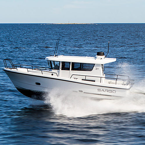 Быстроходный катер с внутренним мотором - 31 Aft Door - SARGO BOATS / Sarins Batar Oy Ab - двухмоторный / корпус водоизмещающего типа / хардтоп