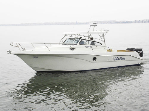 Прогулочный катер с каютой c подвесным мотором - 930 T-Top - San Remo Boats - двухмоторный / с флайбриджем / 4 спальных места