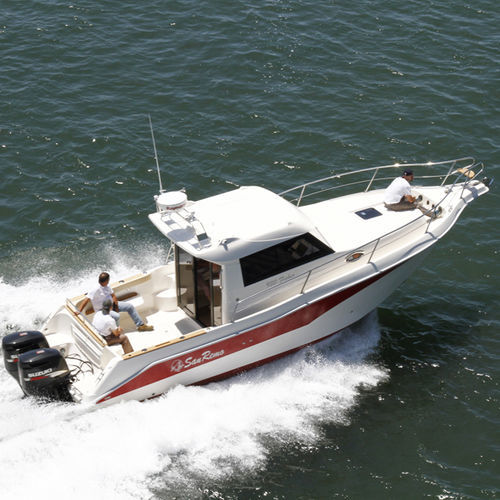 Прогулочный катер с каютой c подвесным мотором - 930 Fisher Lux - San Remo Boats - двухмоторный / хардтоп / для спортивной рыбалки