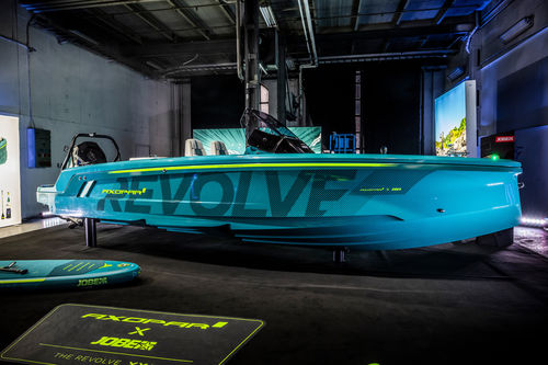 Открытый катер c подвесным мотором - X Jobe - Axopar Boats Oy - с центральной консолью / макс. 7 человек / солнечная ванна