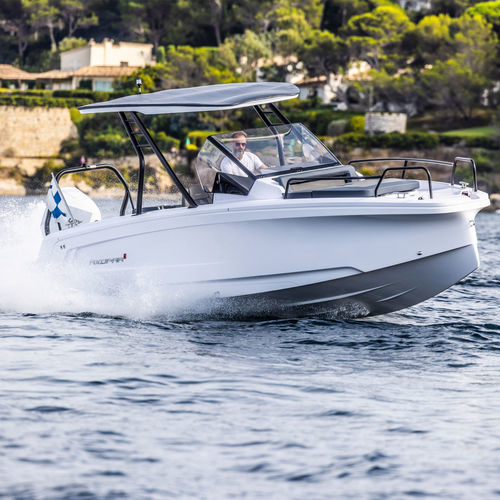 Прогулочный катер с каютой c подвесным мотором - 25 CROSS TOP - Axopar Boats Oy - открытый / с центральной консолью / кроссовер