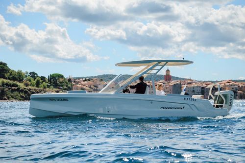 Открытый катер c подвесным мотором - AX/E 22 - Axopar Boats Oy - электрический / с выдвижной секцией / с центральной консолью