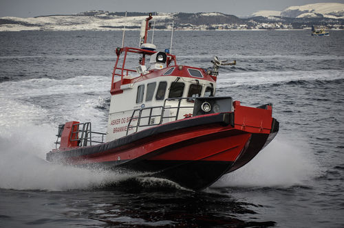 Профессиональный катер пожарный катер - ALUSAFE 1150 FIFI - Maritime Partner AS - с внутренним мотором / из алюминия