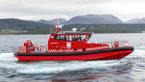 Профессиональный катер спасательное судно - ALUSAFE 1800 FIFI - Maritime Partner AS - пожарный катер / водомет для установки на борту / из карбона