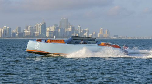 Быстроходный катер с внутренним мотором - 50  - Vanquish Yachts - двухмоторный / открытый / с двойной консолью