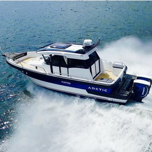 Прогулочный катер с каютой c подвесным мотором - COMMUTER 25 - ARCTIC Boats - двухмоторный / хардтоп / для рыбной ловли