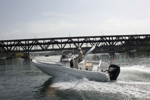 Открытый катер c подвесным мотором - Navajo 23 - Ferrario Nautica - макс. 8 человек / с кабиной