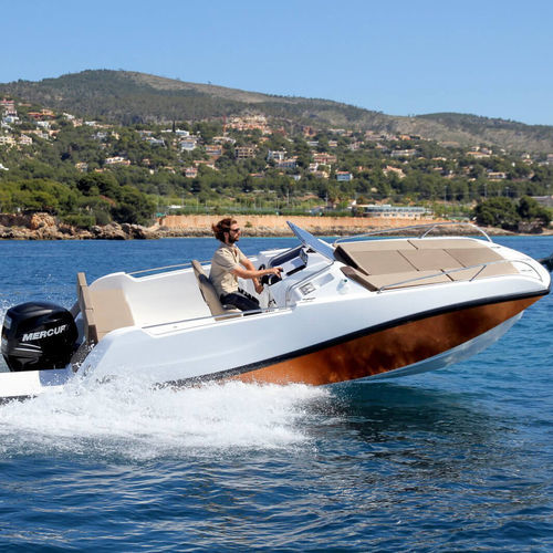 Открытый катер c подвесным мотором - 7.0 - V2 Boats - для водных лыж / спортивный / для дайвинга