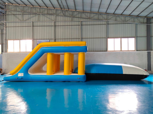 Оборудование для игр на воде подушка - Hydrofun LTD - прыжки в высоту / для базы отдыха / надувное