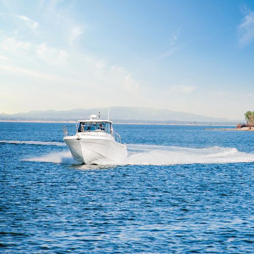 Рыболовно-прогулочный катер c подвесным мотором - BONITO 32 OB - MERCAN YACHTING - двухмоторный / хардтоп / из стекловолокна