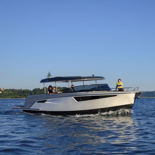Открытый катер с внутренним мотором - 28  - ALFASTREET YACHTS - электрический / с боковой консолью / хардтоп