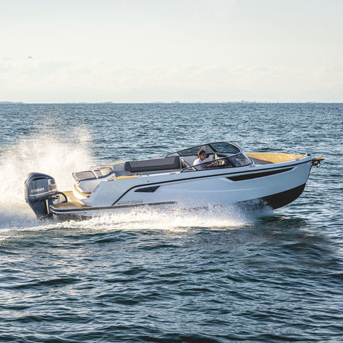 Прогулочный катер с каютой c подвесным мотором - 25 CABIN EVO - ALFASTREET YACHTS - дизельный / горючее / корпус глиссирующего типа