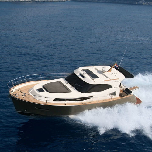 Быстроходный катер с внутренним мотором - Pharos 43 - Monachus Yachts - двухмоторный / хардтоп / POD IPS