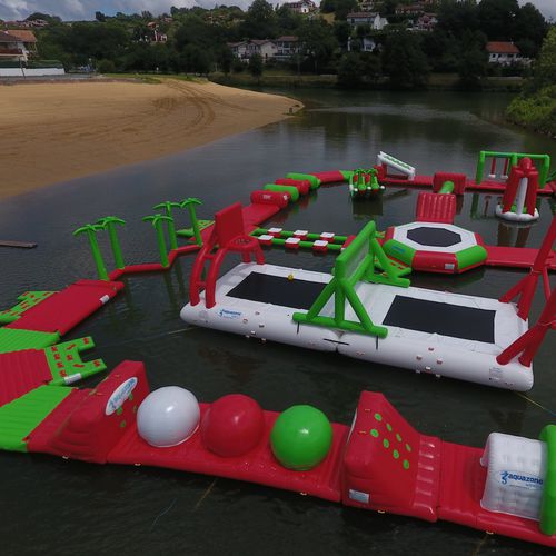 Оборудование для игр на воде матрац - Balls  - AQUAZONE parc aquatique - платформа / гимнастическое бревно / прыжки в длину