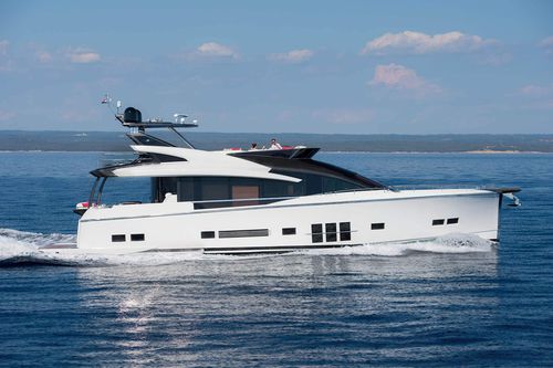 Круизная моторная яхта - 76 - ADLER YACHTS - с флайбриджем / гибридная / 4 каюты