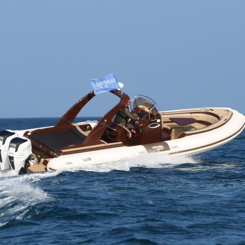 Надувная лодка c подвесным мотором - W9 - Wimbi Boats Ltd - двухмоторная / полужесткая / с центральной консолью