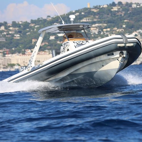 Надувная лодка c подвесным мотором - W9 II - Wimbi Boats Ltd - полужесткая / с центральной консолью / открытая
